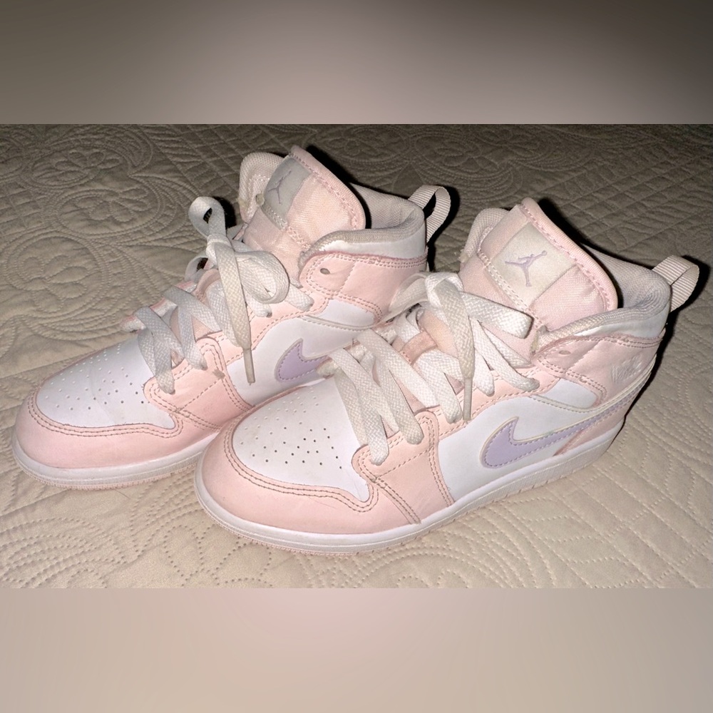 Air jordan 1 mid baby pink & light purple